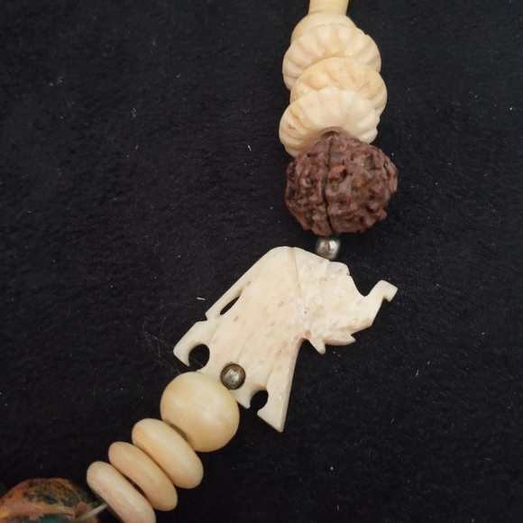 Wood Bead Crocodile Necklace - Picture 5 of 7